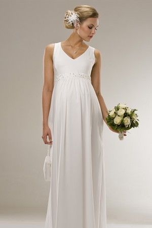 Hochzeitsmode - Brautkleid mit Hochzeitsstrauß